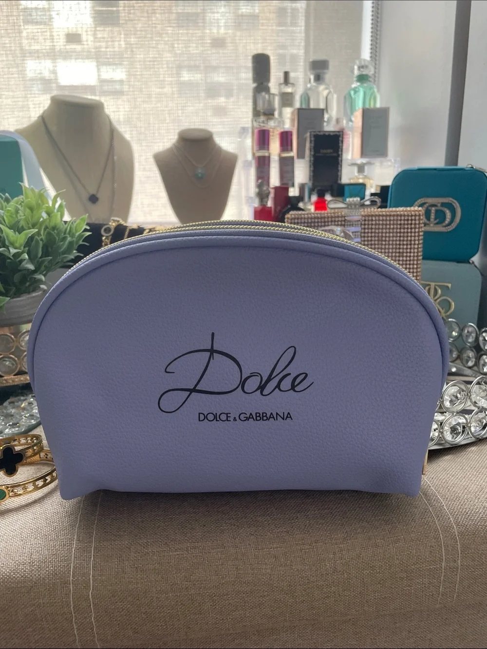 ✨Dolce & Gabbana Lavender Leather Cosmetic Pouch✨NEW